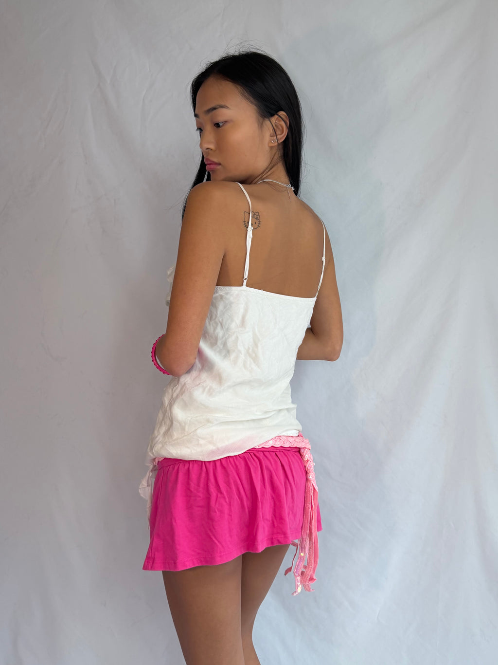 vintage Guess ruffle tank top ⋆˚✿˖°