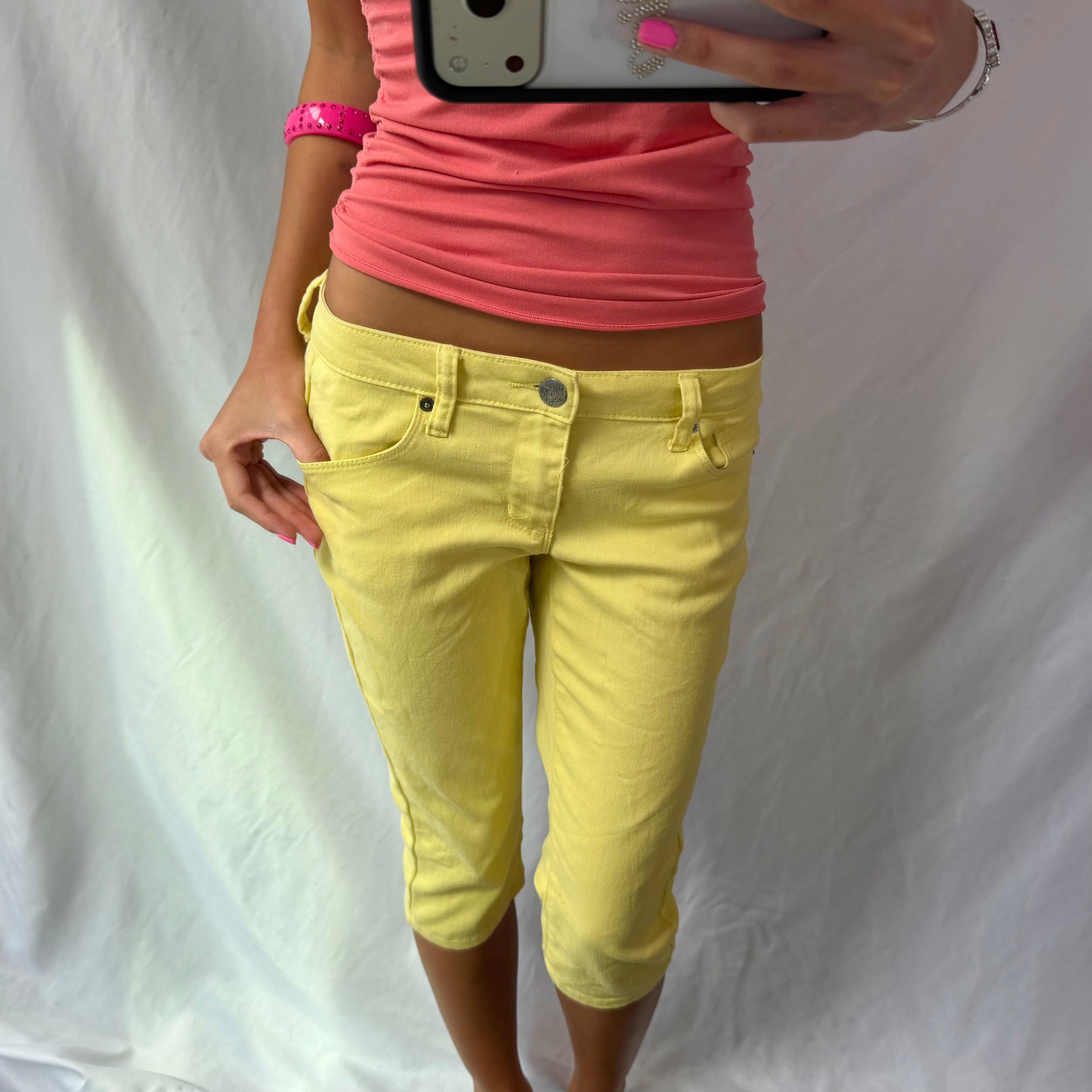 Vintage yellow low rise capris