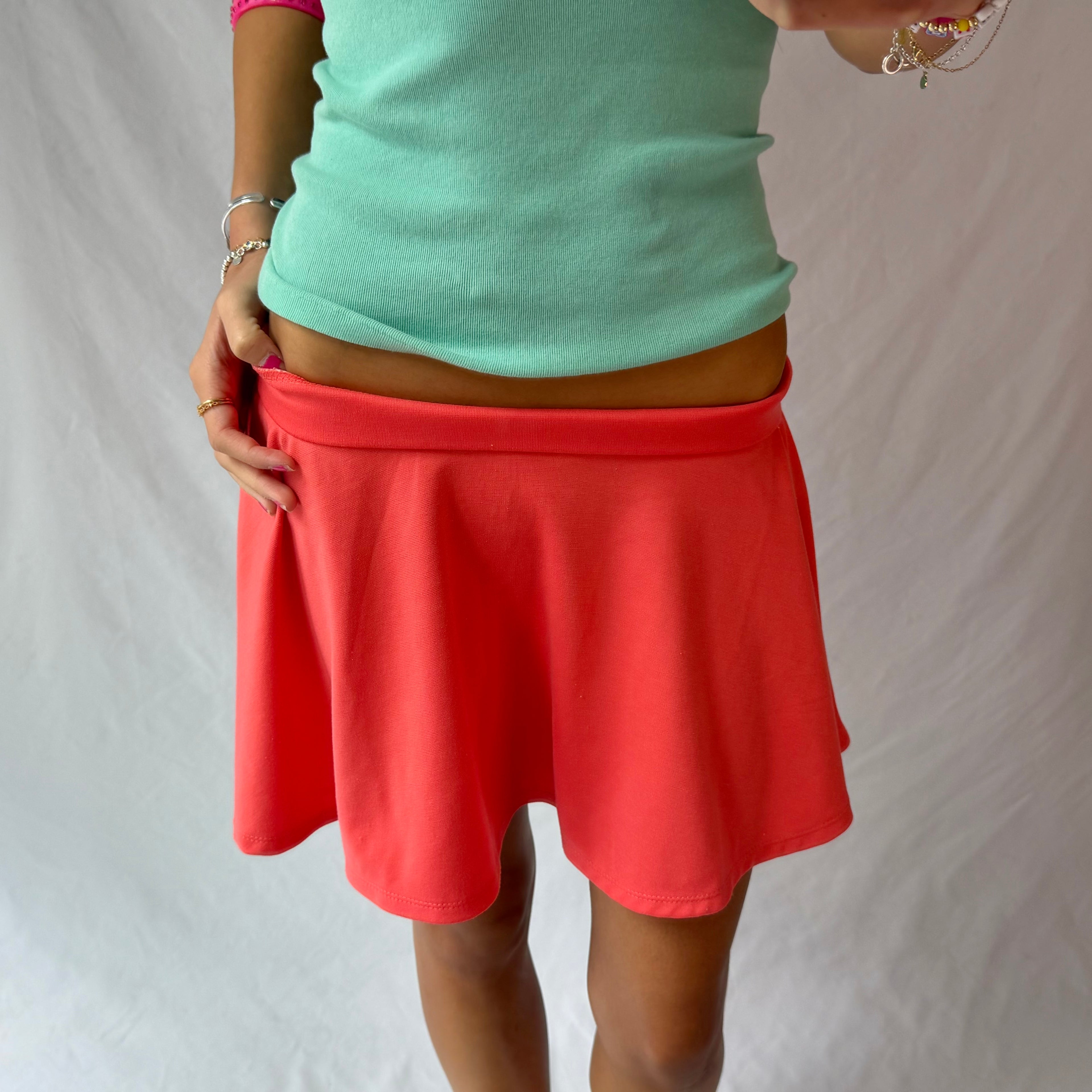 vintage coral mini skirt .𖥔 ݁˖♡