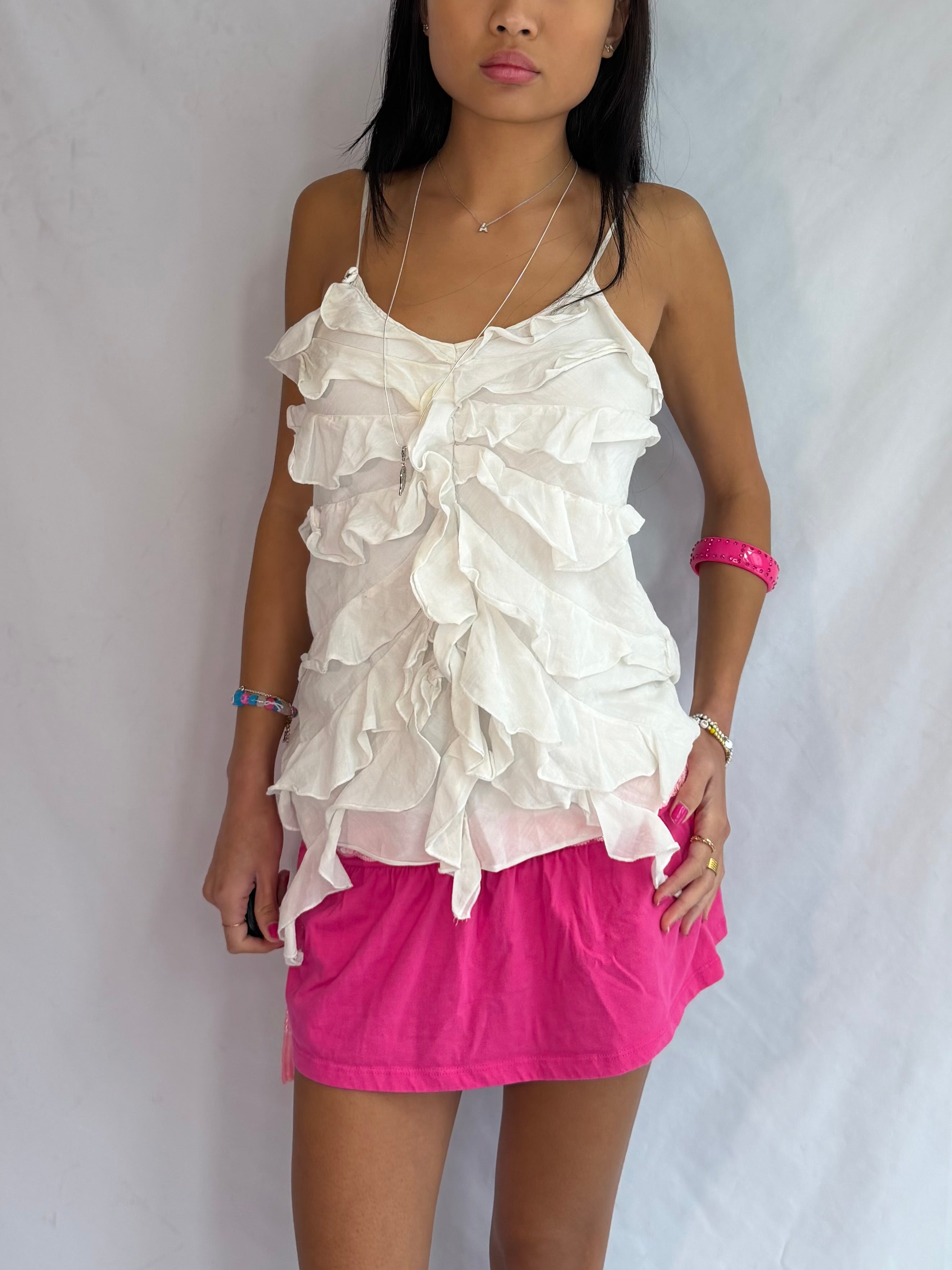 vintage Guess ruffle tank top ⋆˚✿˖°