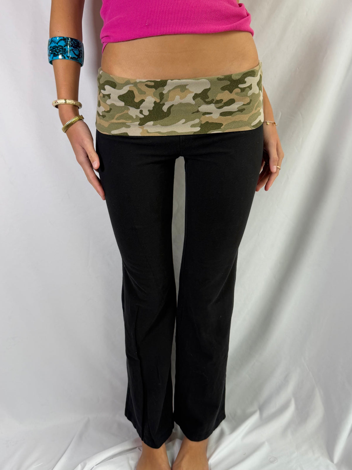 Vintage camo foldover flare leggings