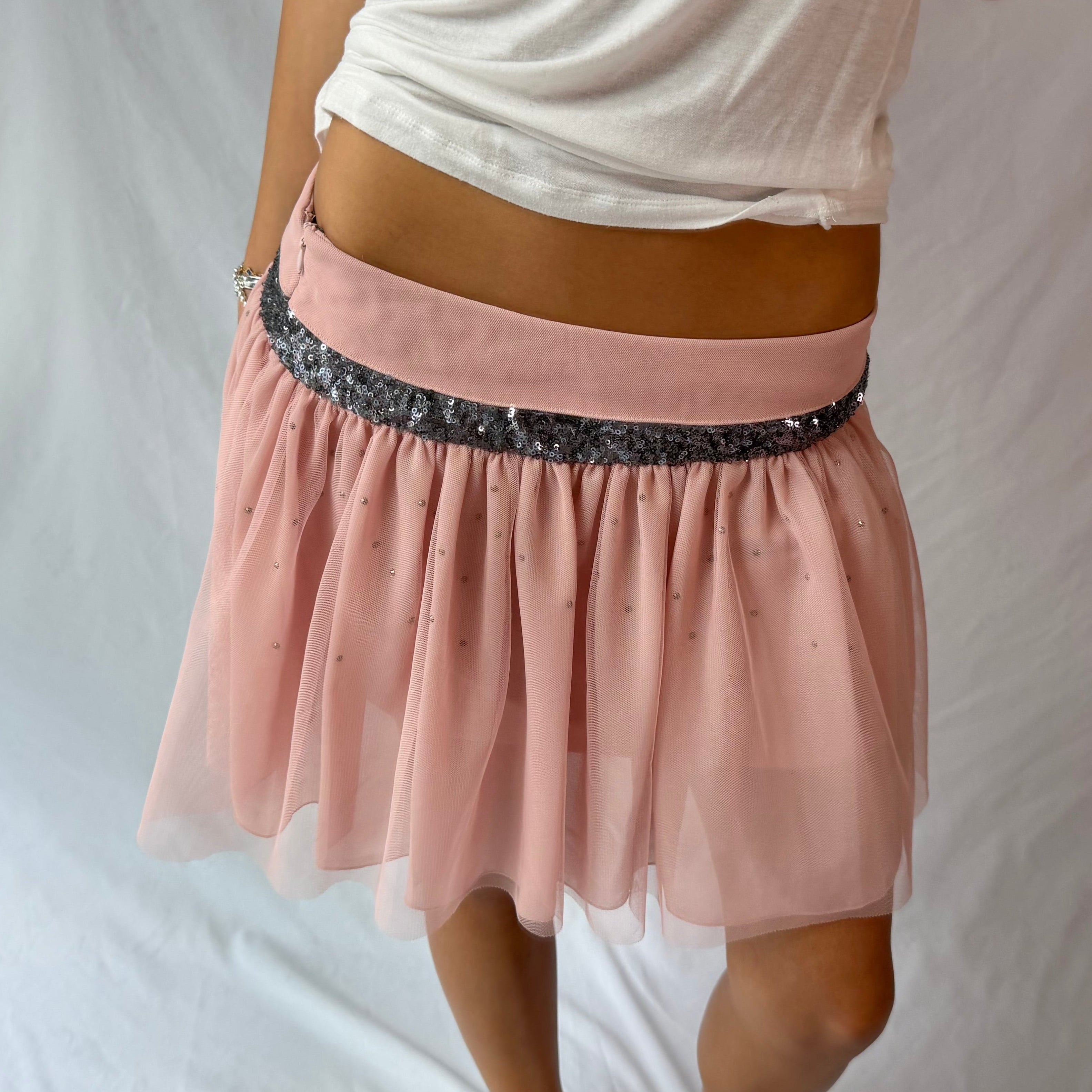 vintage Vera Wang sequin mini skirt .𖥔 ݁ ˖