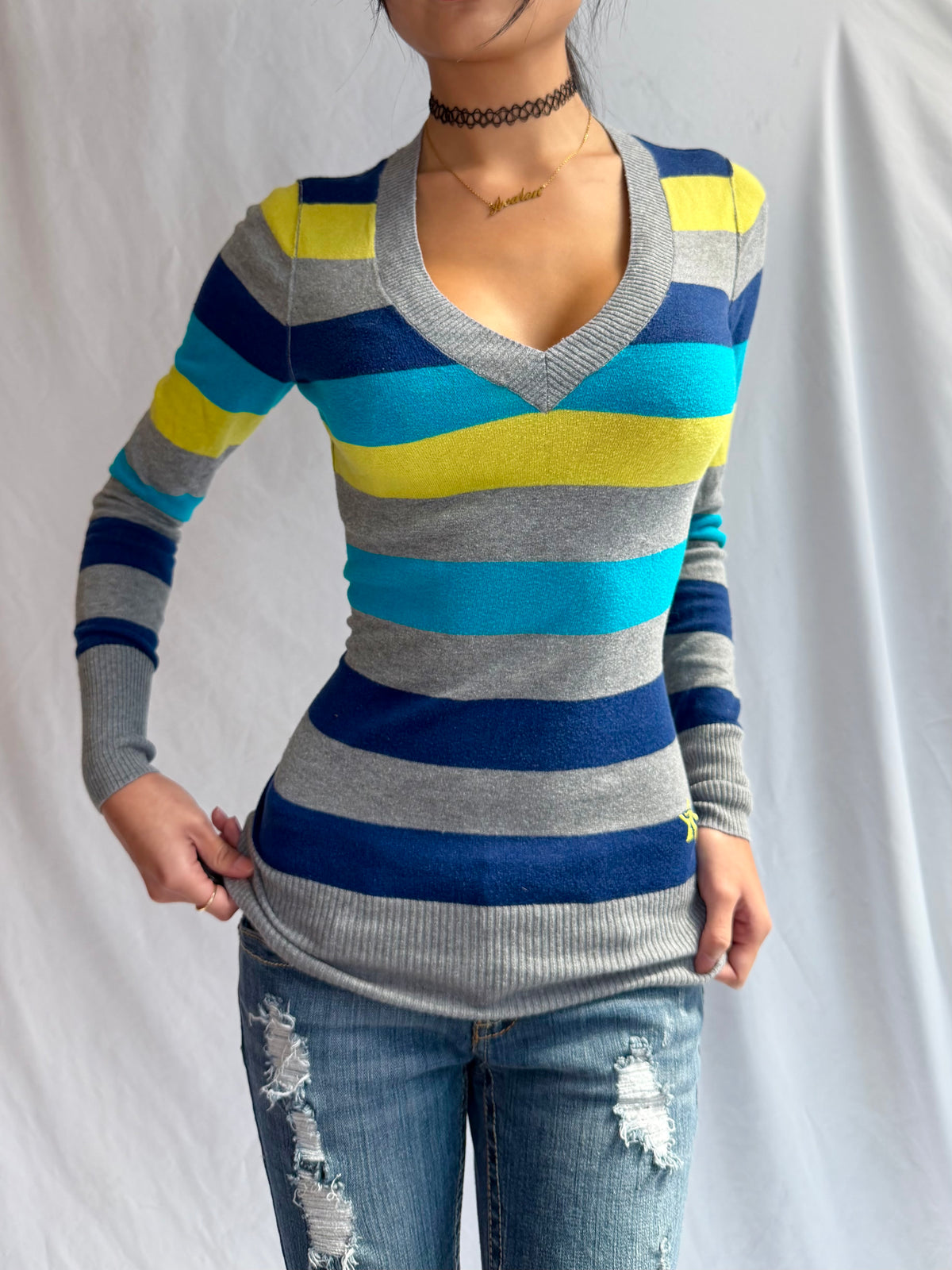 Vintage blue striped fitted sweater