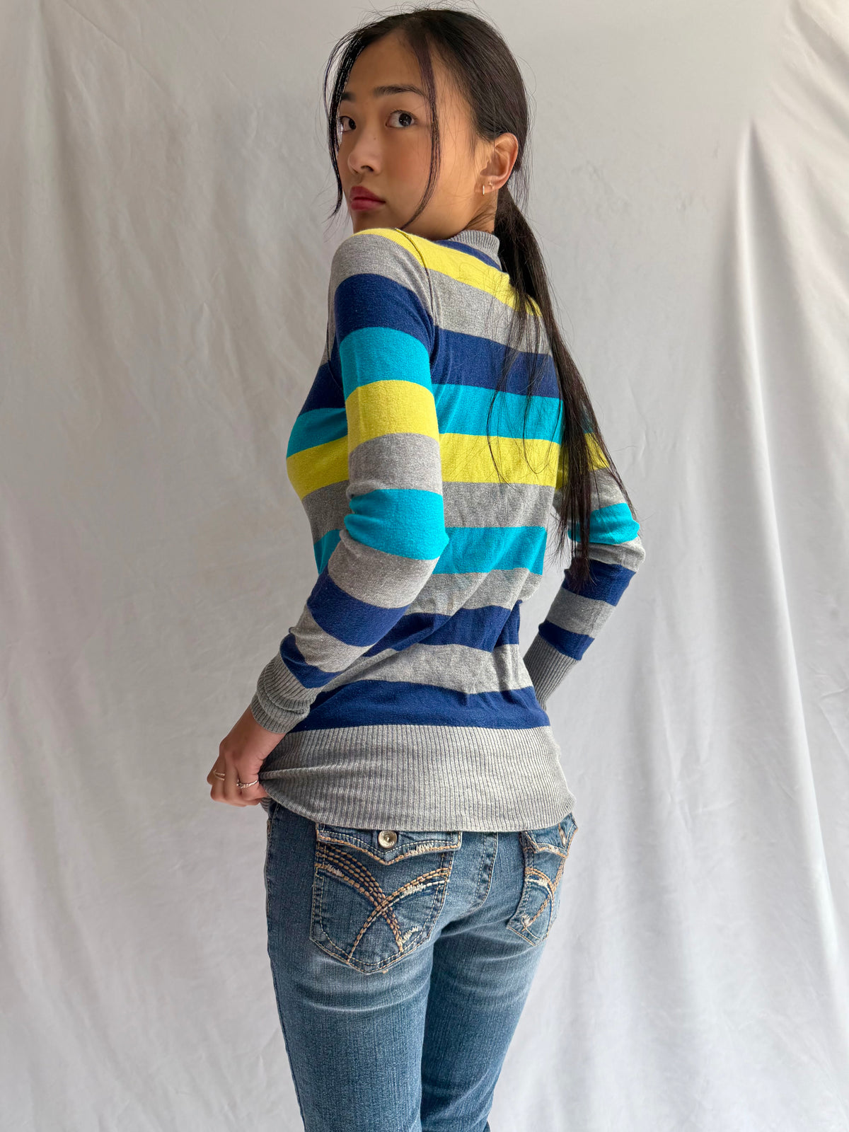 Vintage blue striped fitted sweater