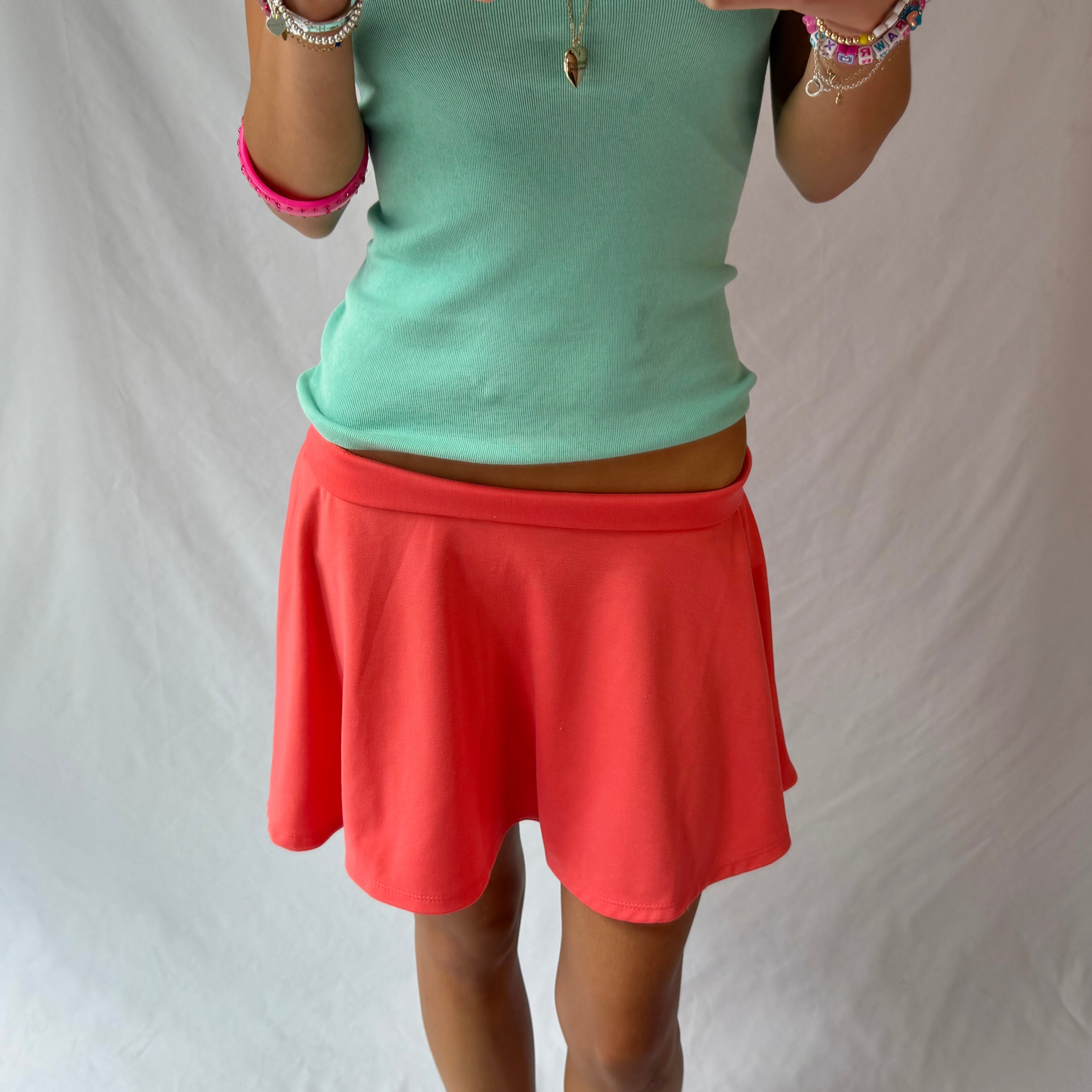 vintage coral mini skirt .𖥔 ݁˖♡
