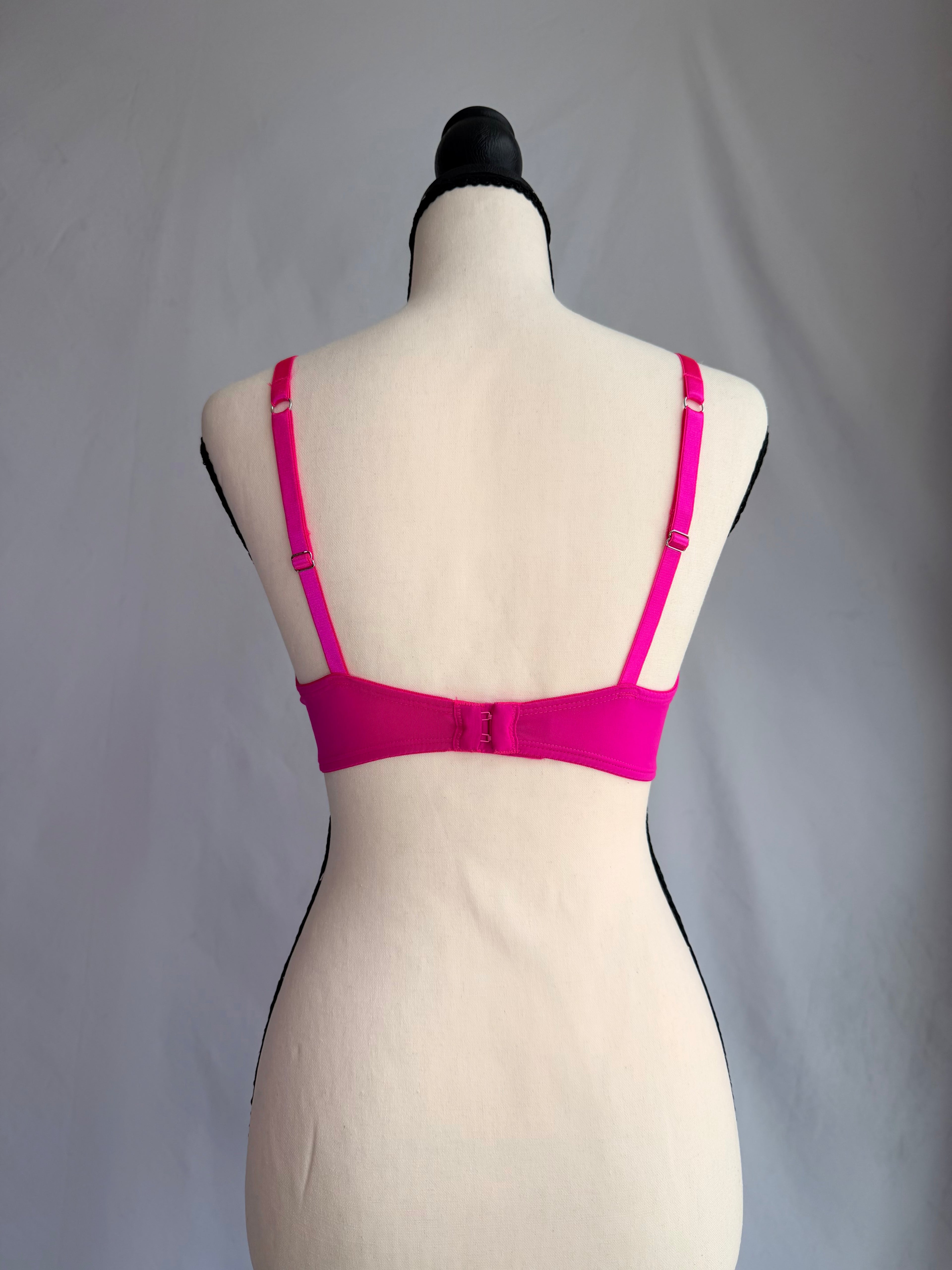 vintage hot pink lace trim bra ♡