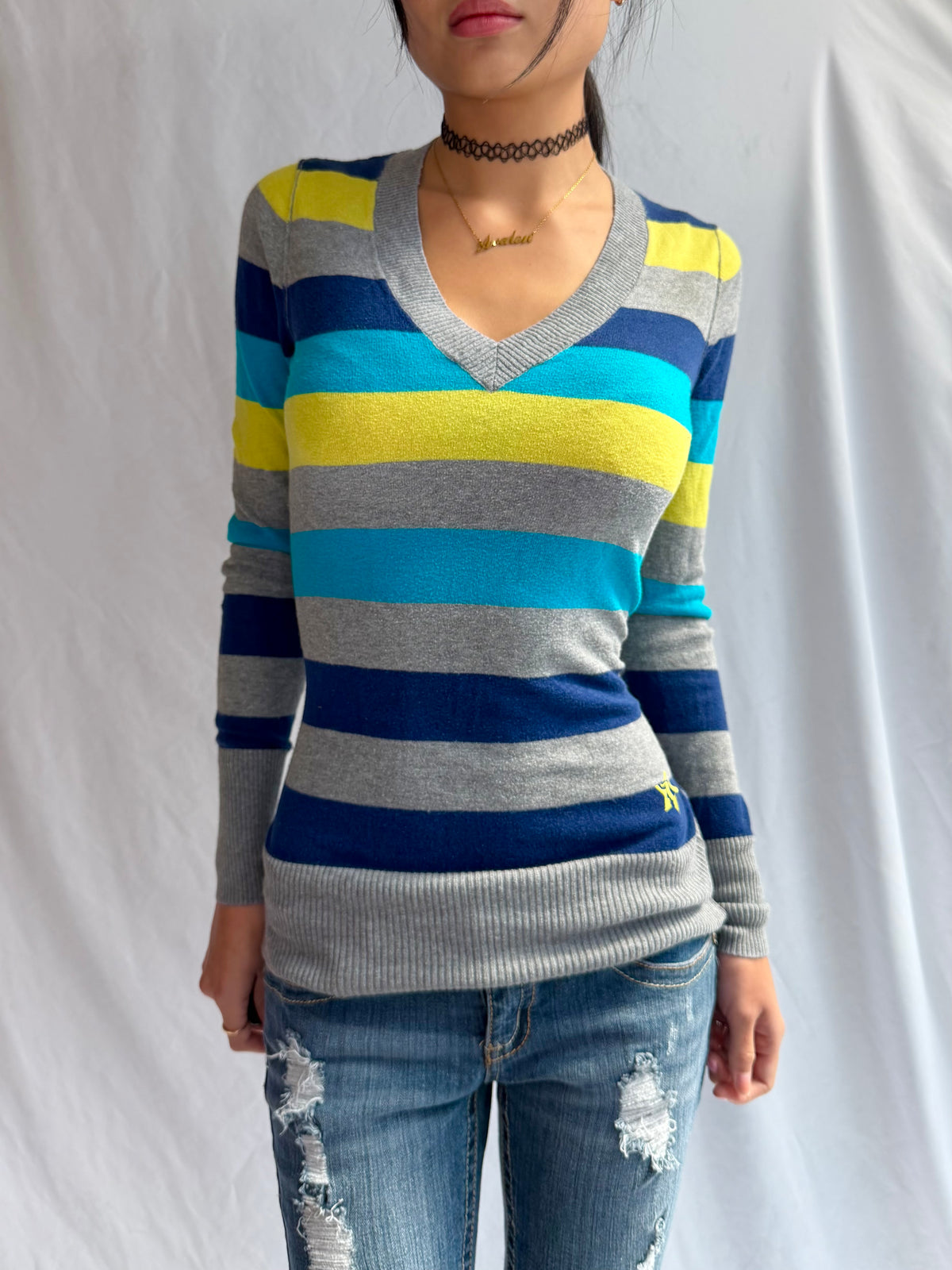 Vintage blue striped fitted sweater