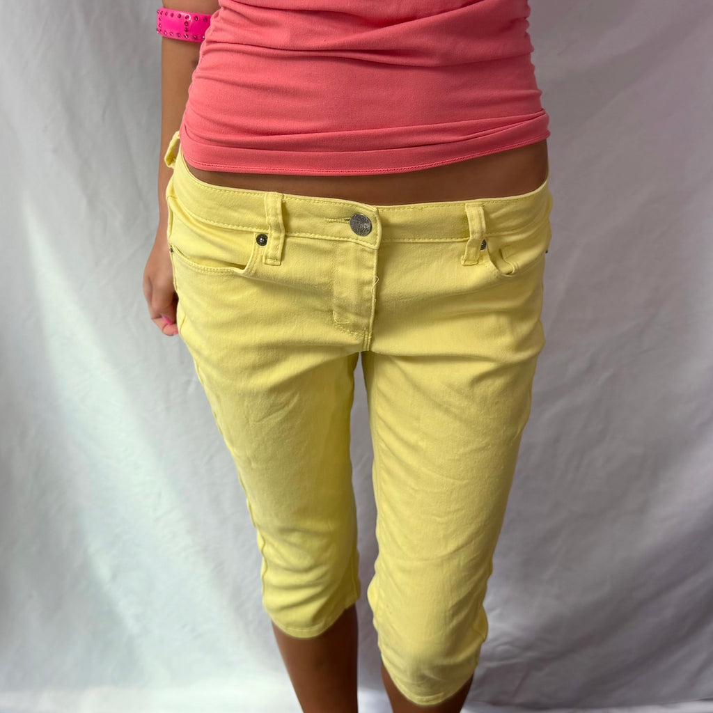Vintage yellow low rise capris