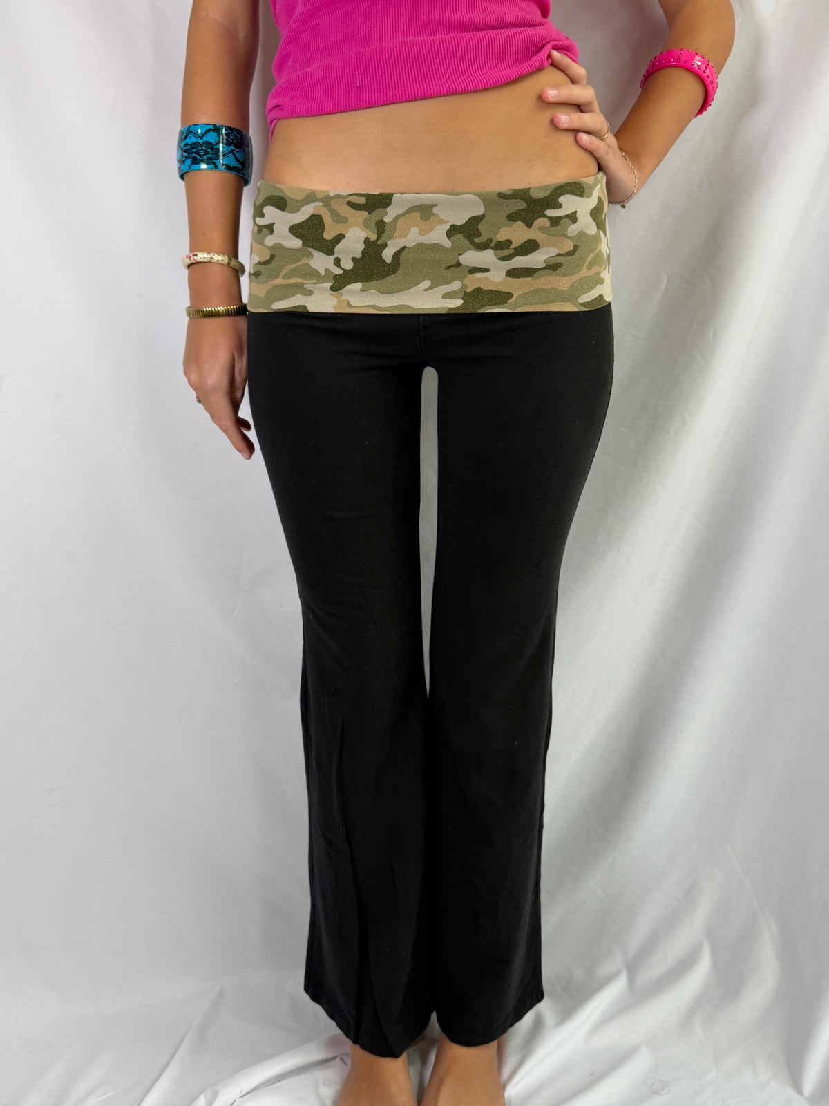 Vintage camo foldover flare leggings
